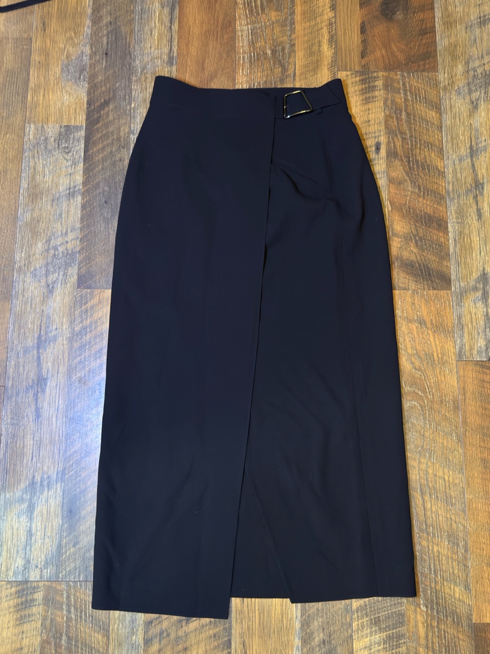Akris Bergdorf Goodman Wrapped Wool Pencil Skirt Buckle Black size 6